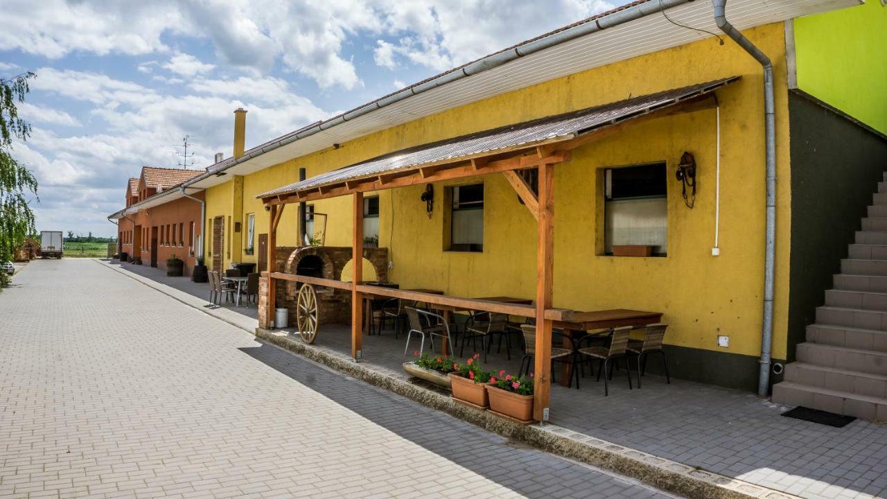 Penzion U Dablova Kopyta Rakvice Exterior photo